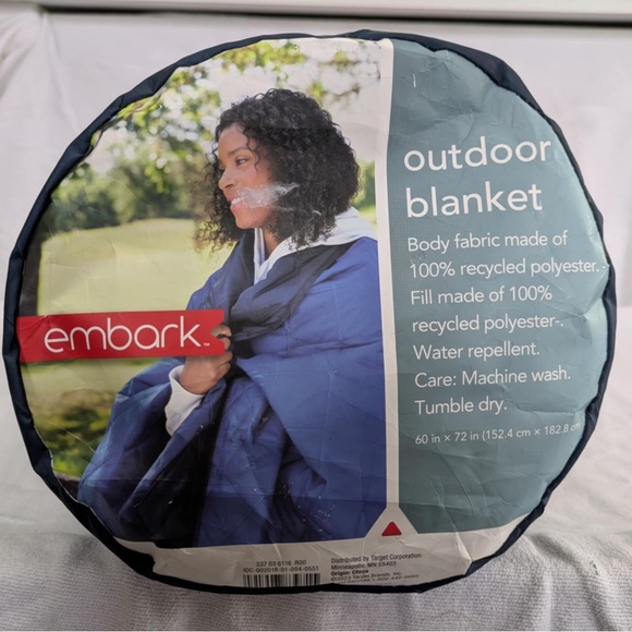NWT Embark outdoor camping or Tailgate Blanket - 60 x 72 - Picture 2 of 3